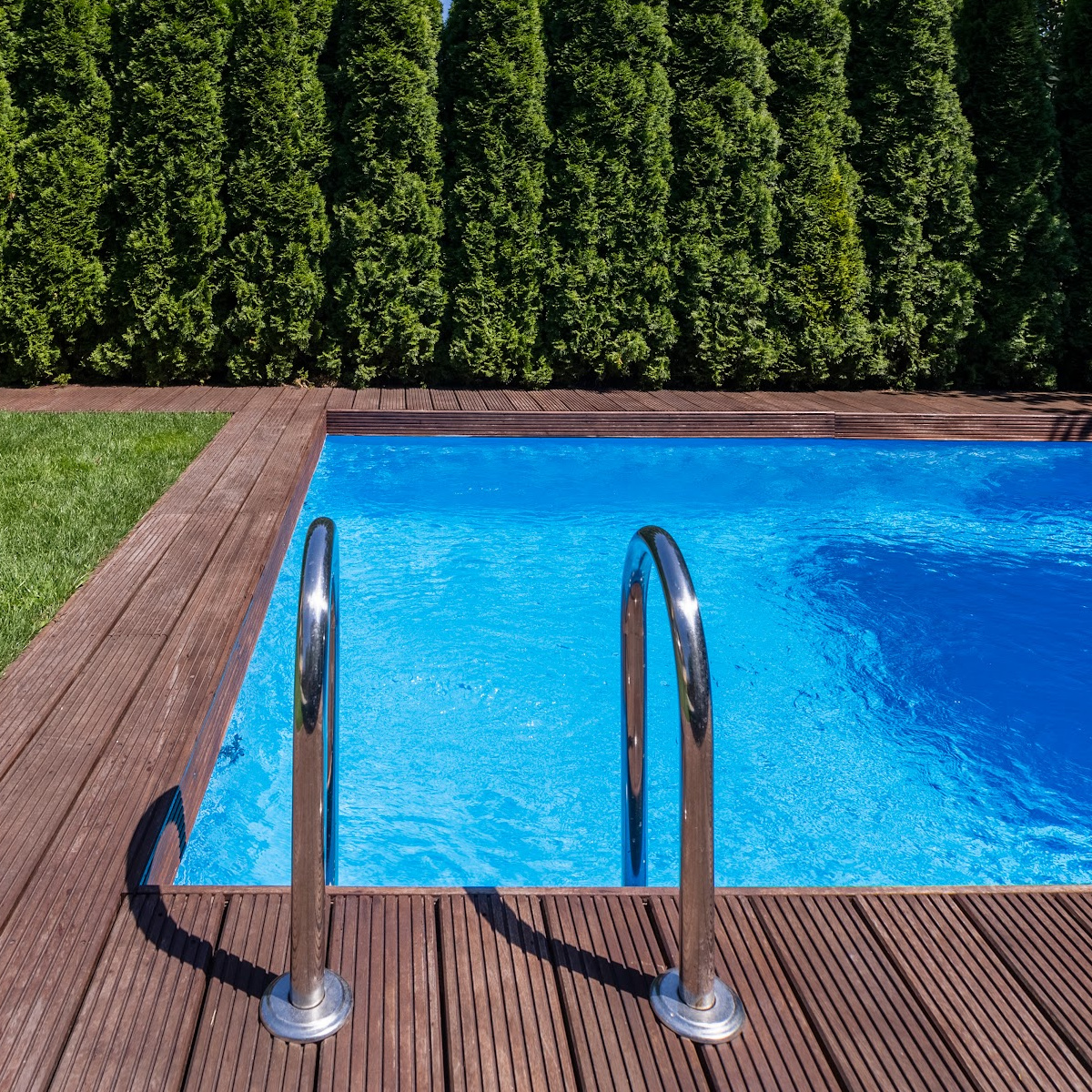 Chlorine and Bromine for Pools