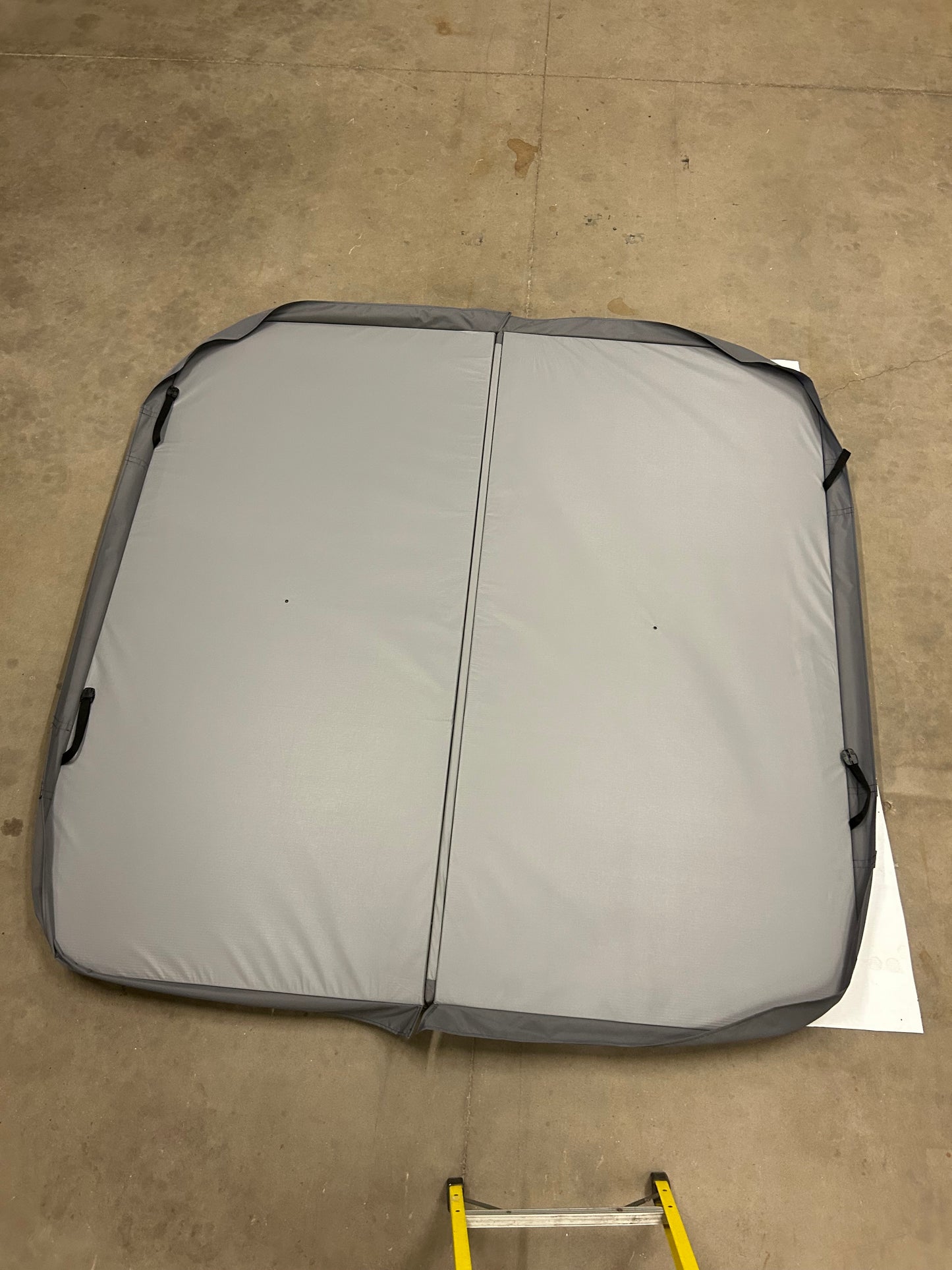 90" x 90" CLEARANCE Hot Tub Cover