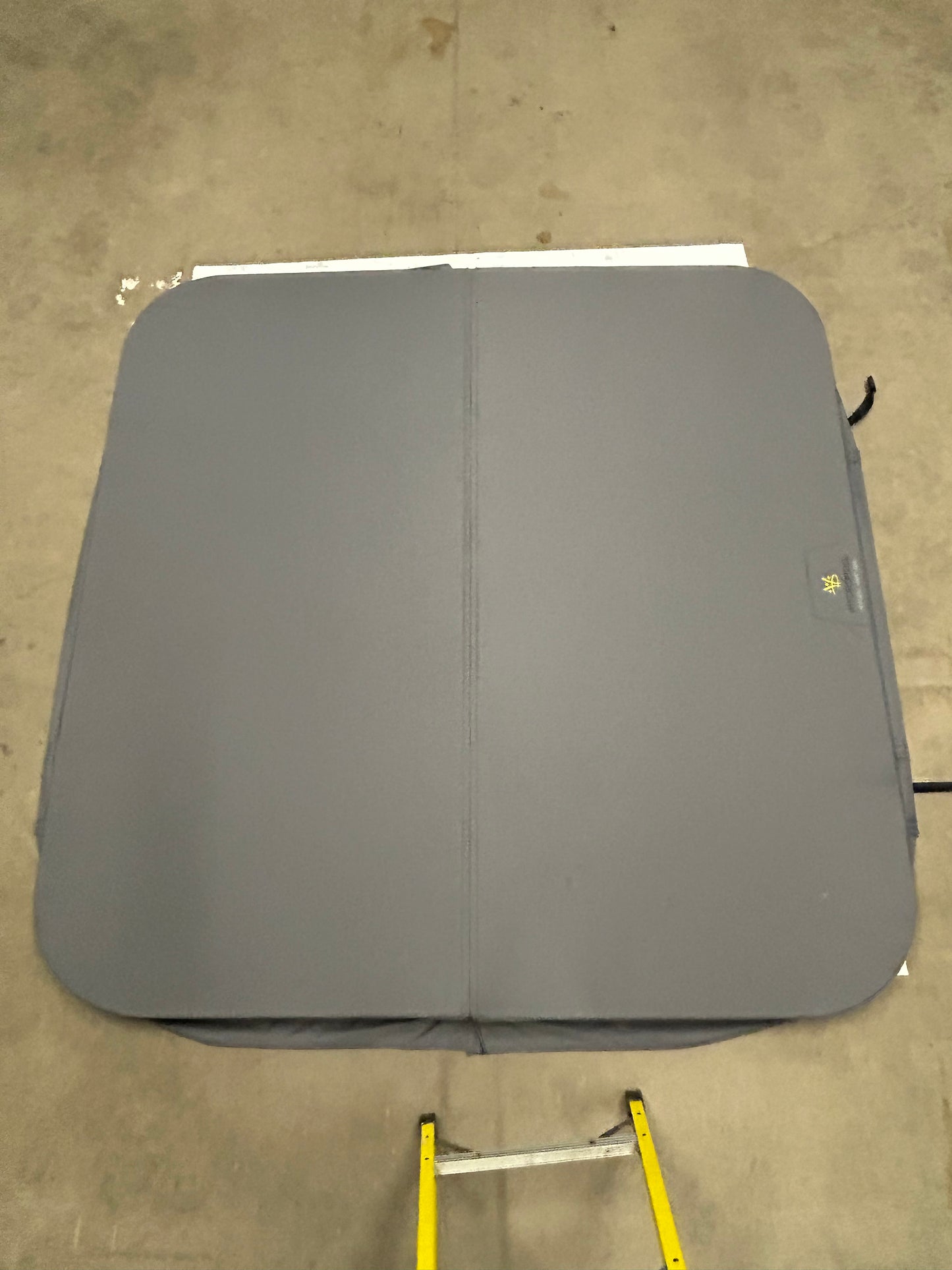 90" x 90" CLEARANCE Hot Tub Cover