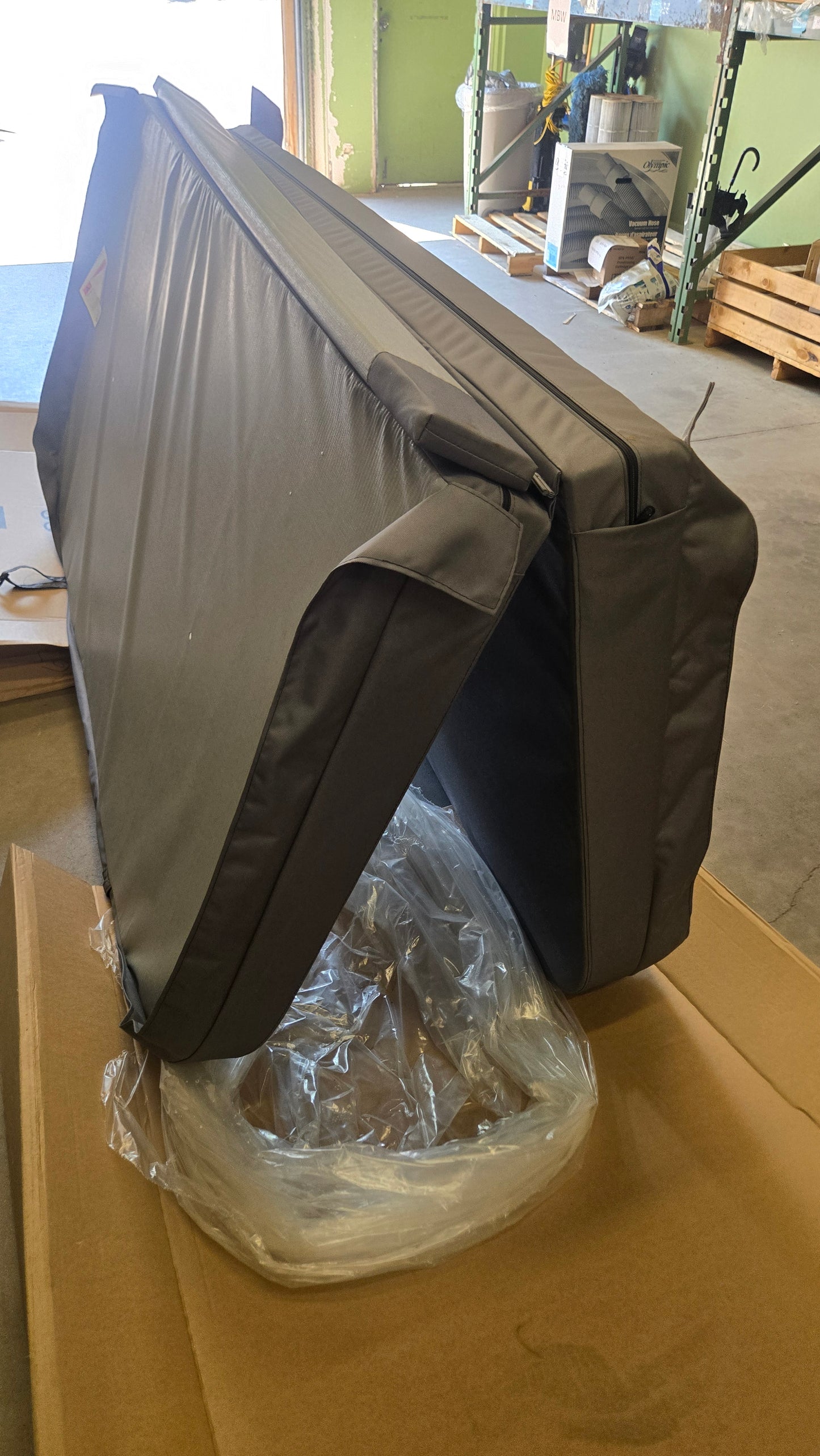 84" x 84" CLEARANCE Hot Tub Cover