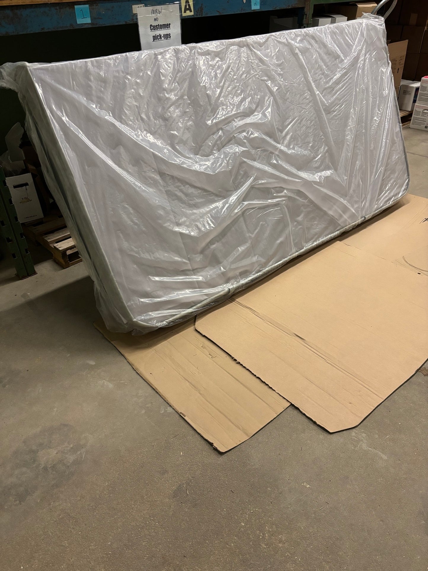 94" x 94" CLEARANCE Hot Tub Cover
