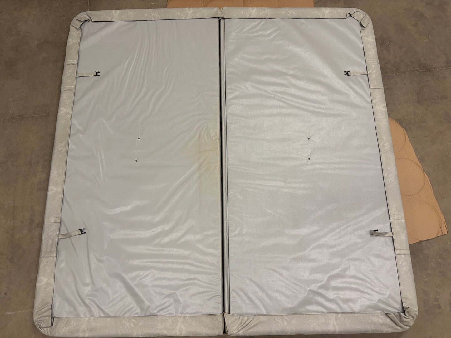 91" x 91" CLEARANCE Hot Tub Cover